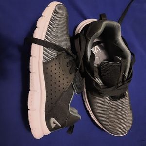 Geeas by Dream Seek.Boy Mesh Sneakers Size 4